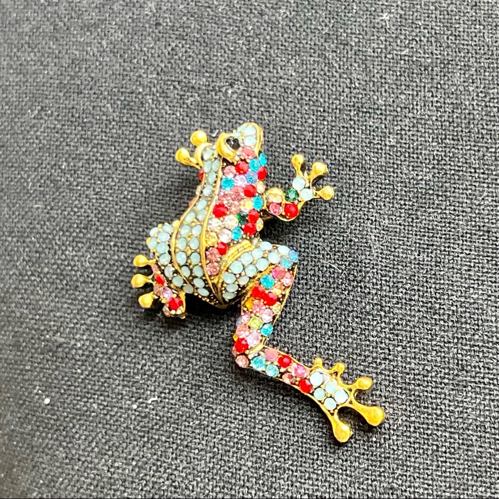 Unique Frog Rhinestone Brooch - Picture 9 of 9